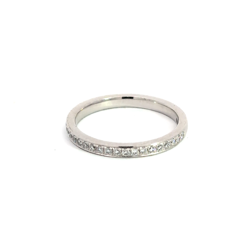 Elegant Diamond-Studded Ring