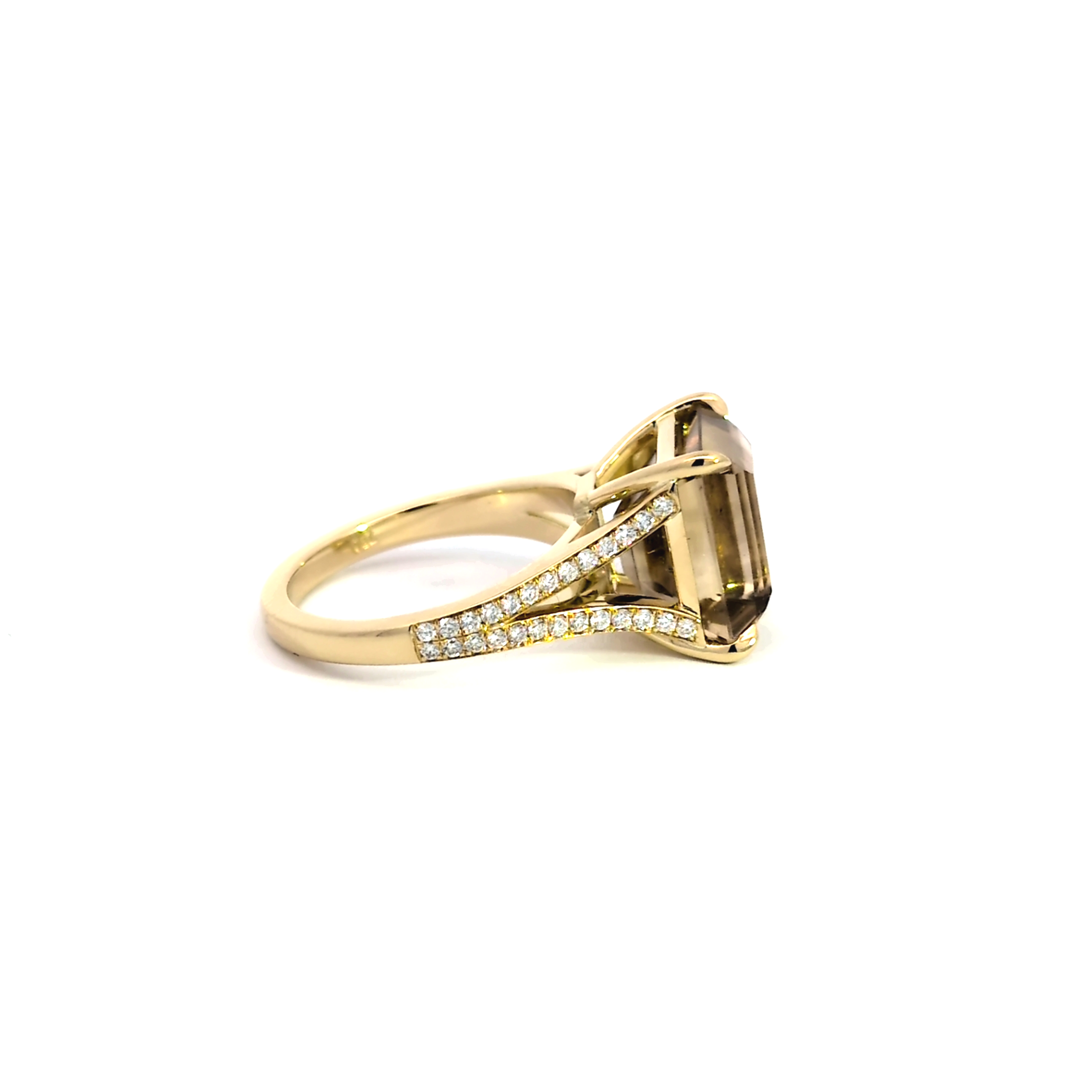 Elegant Gold Ring with Gemstone