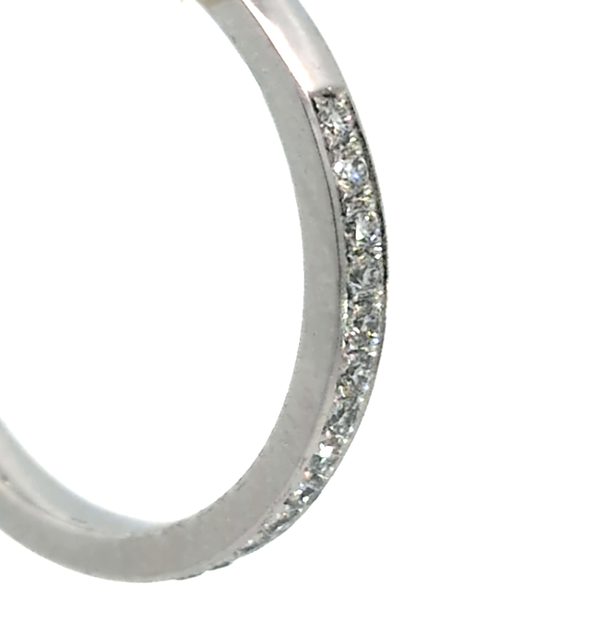 Elegant Diamond-Studded Ring