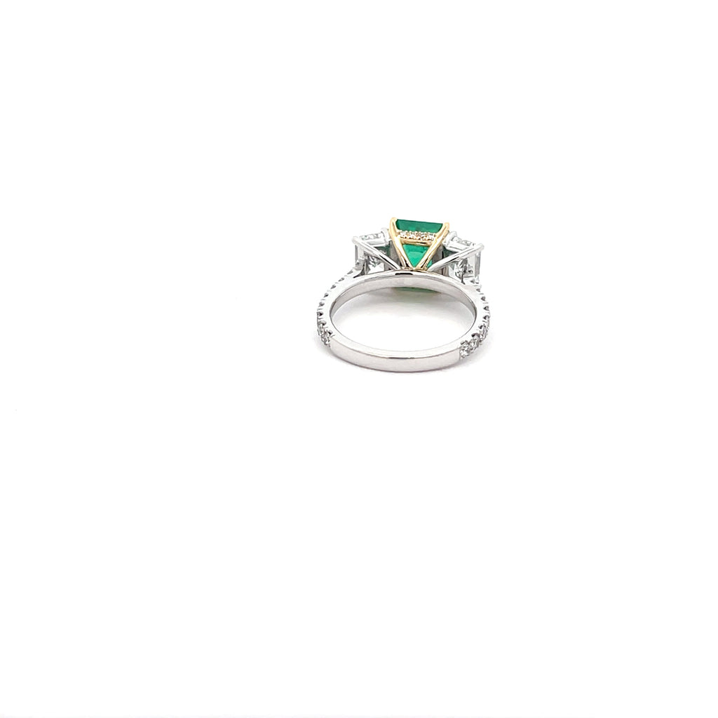 Elegant Emerald Ring