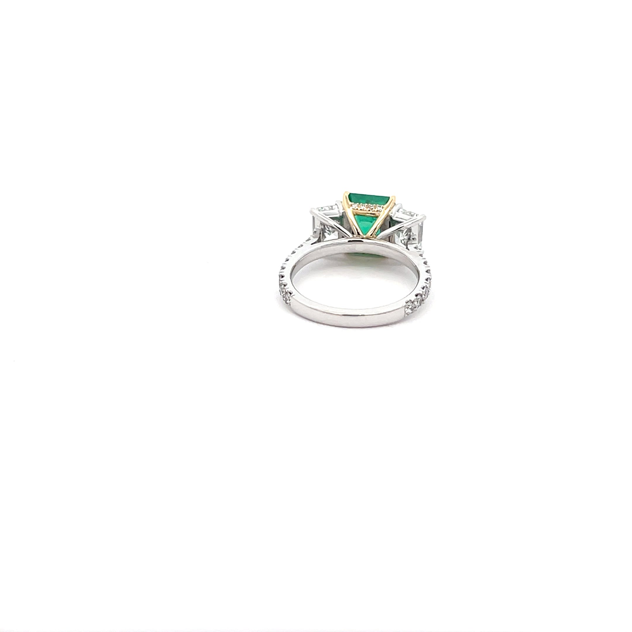Elegant Emerald Ring