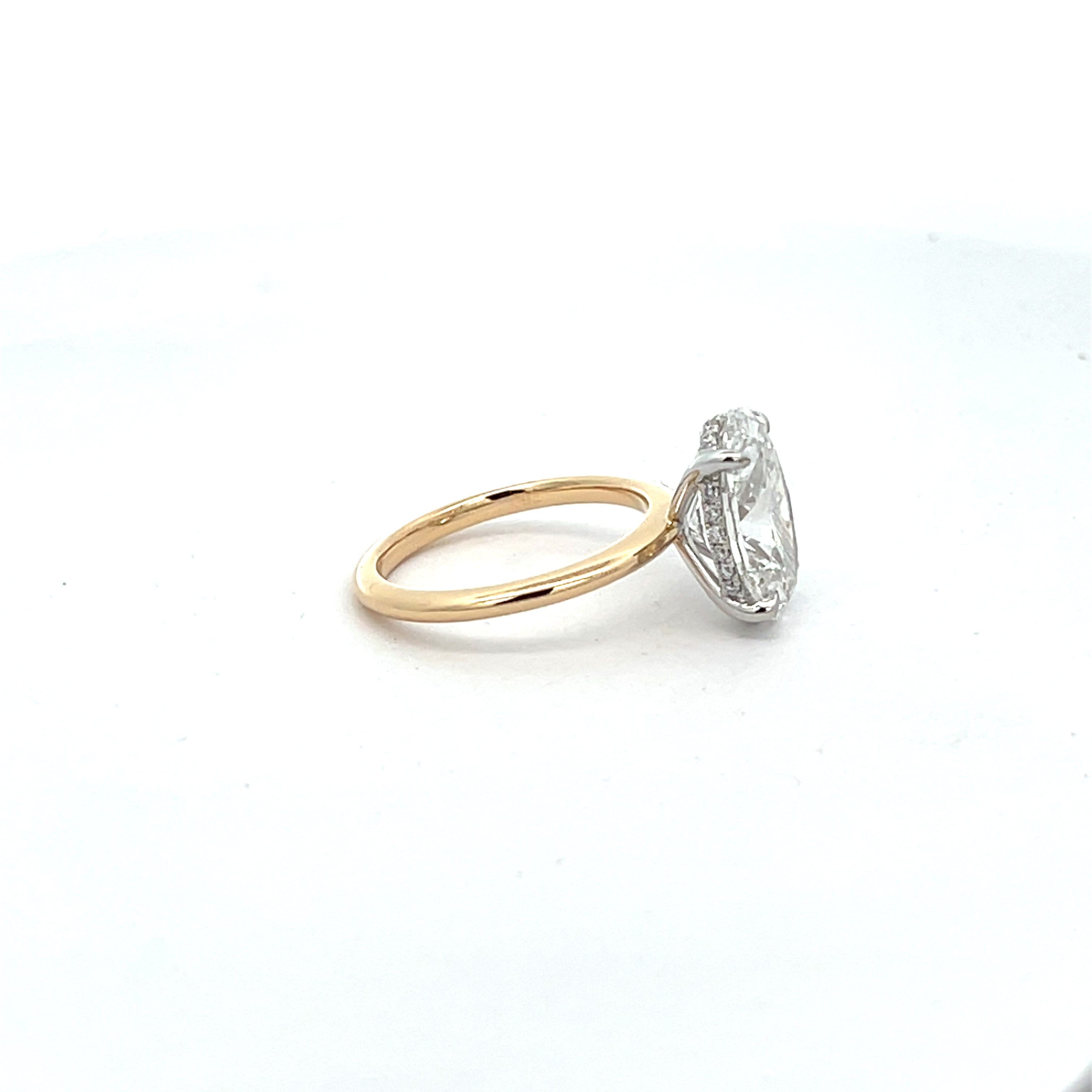 Dome band with hidden halo