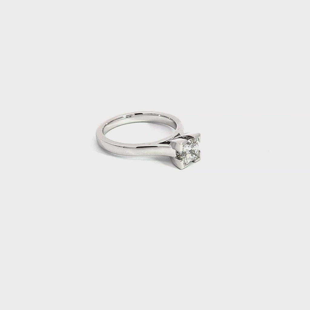 Elegant Solitaire Diamond Ring